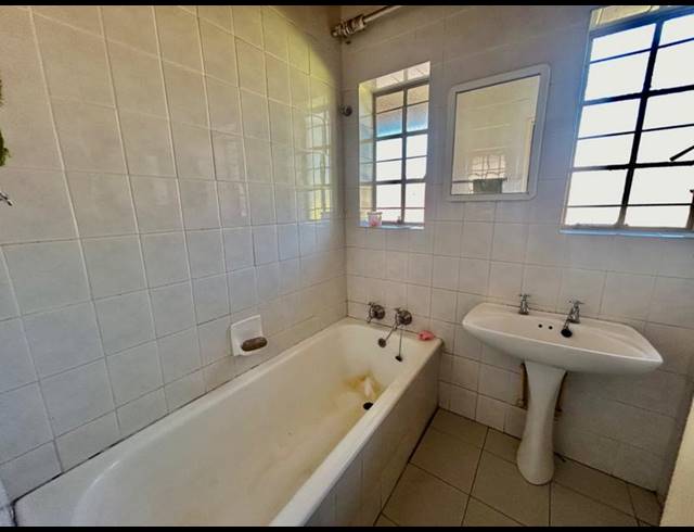 3 BEDROOM HOUSE FOR SALE IN VANDERBIJLPARK CE 2